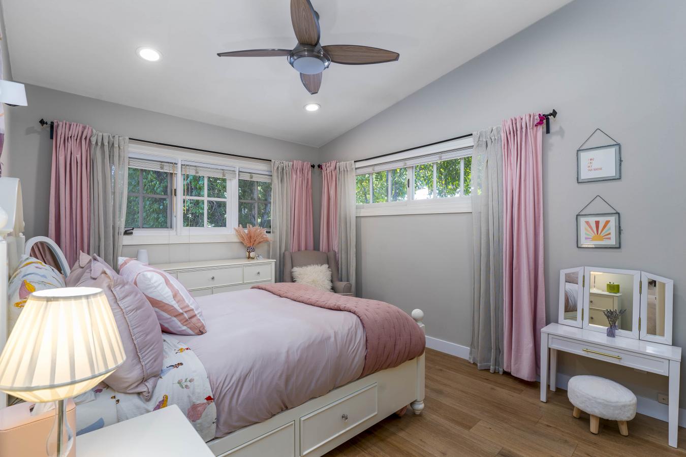 Woodland Hills, California, 91367, United States, 4 Bedrooms Bedrooms, ,3 BathroomsBathrooms,Residential,For Sale,1914517