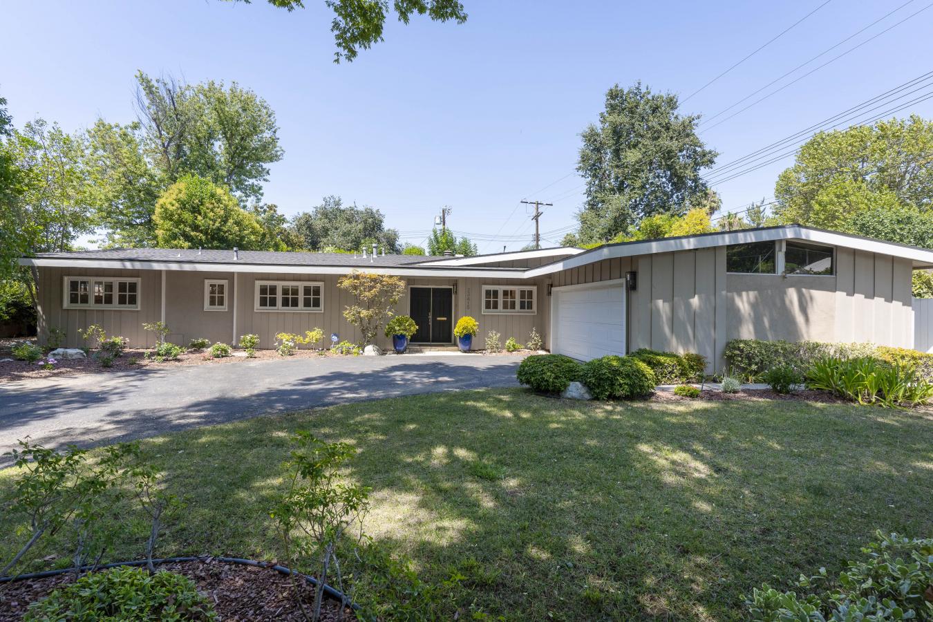 Woodland Hills, California, 91367, United States, 4 Bedrooms Bedrooms, ,3 BathroomsBathrooms,Residential,For Sale,1914517