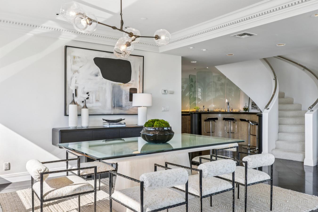 Los Angeles, Los Angeles, 90024, United States, 2 Bedrooms Bedrooms, ,2 BathroomsBathrooms,Residential,For Sale,1914516
