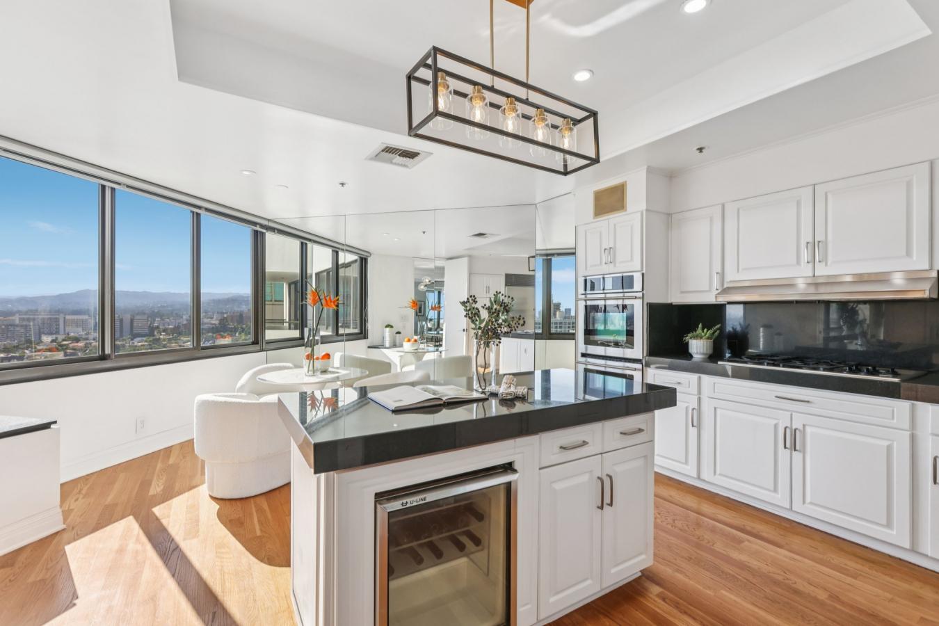 Los Angeles, Los Angeles, 90024, United States, 2 Bedrooms Bedrooms, ,2 BathroomsBathrooms,Residential,For Sale,1914516