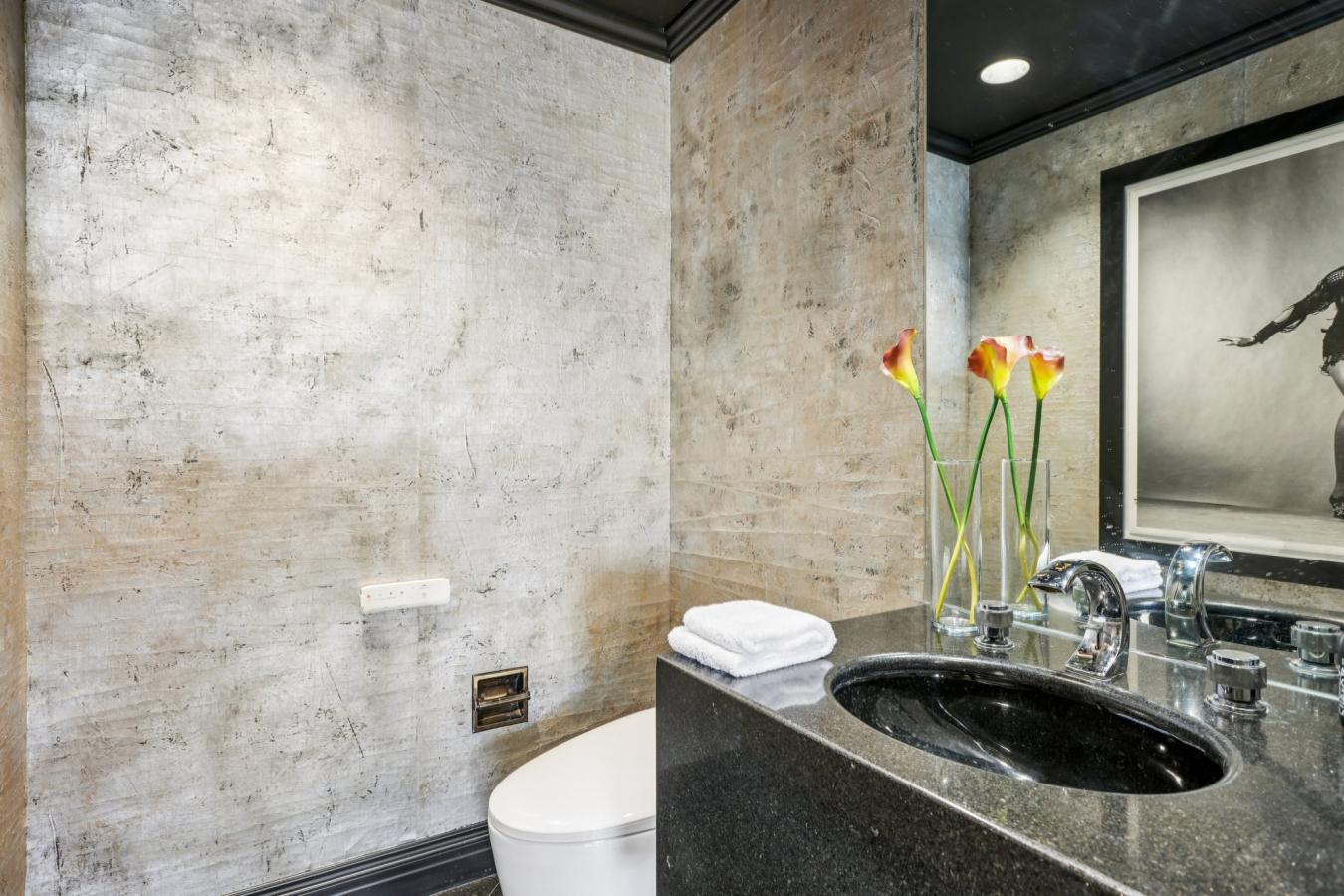 Los Angeles, Los Angeles, 90024, United States, 2 Bedrooms Bedrooms, ,2 BathroomsBathrooms,Residential,For Sale,1914516