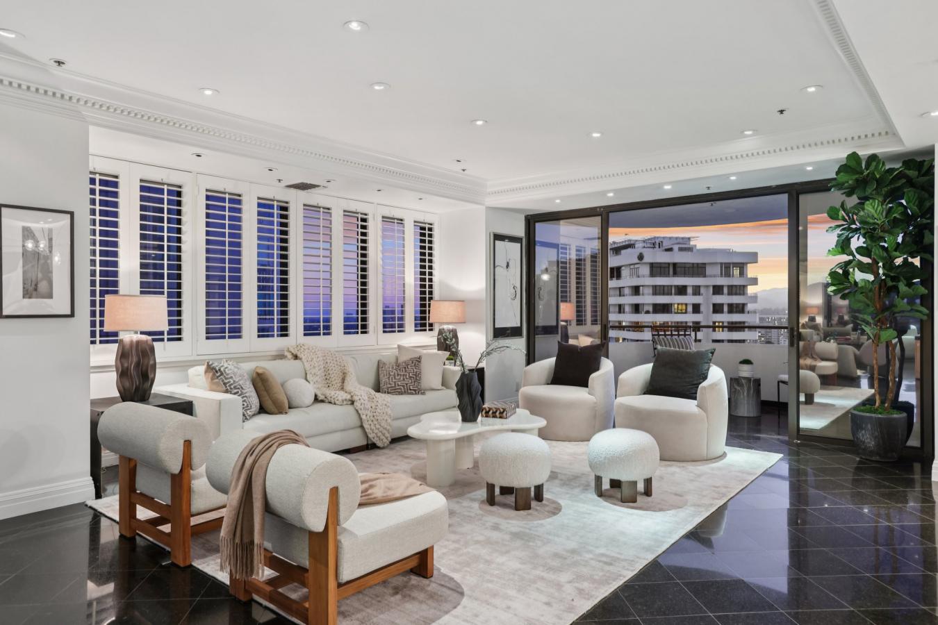 Los Angeles, Los Angeles, 90024, United States, 2 Bedrooms Bedrooms, ,2 BathroomsBathrooms,Residential,For Sale,1914516