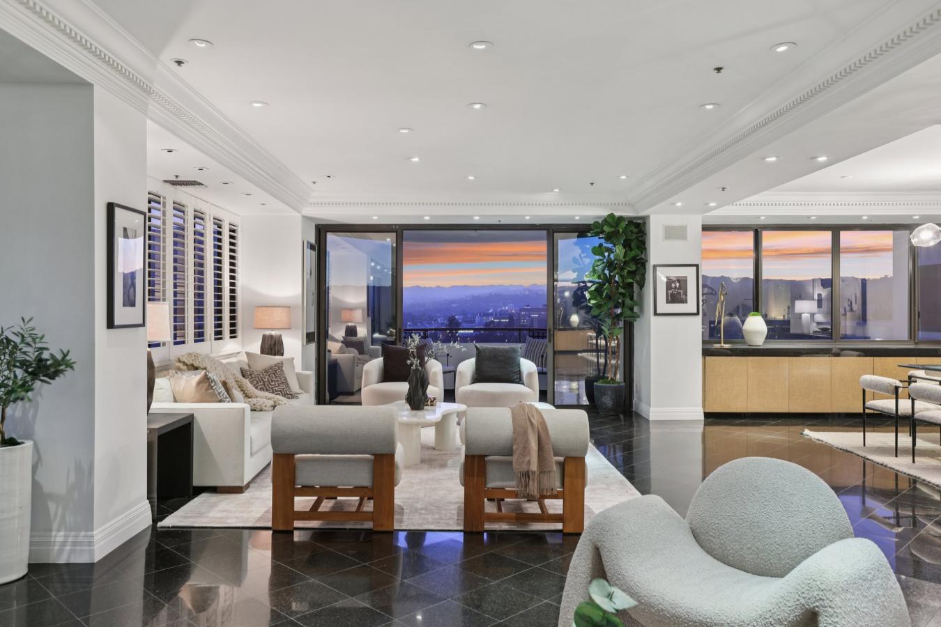 Los Angeles, Los Angeles, 90024, United States, 2 Bedrooms Bedrooms, ,2 BathroomsBathrooms,Residential,For Sale,1914516