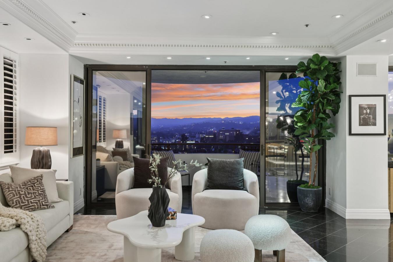 Los Angeles, Los Angeles, 90024, United States, 2 Bedrooms Bedrooms, ,2 BathroomsBathrooms,Residential,For Sale,1914516