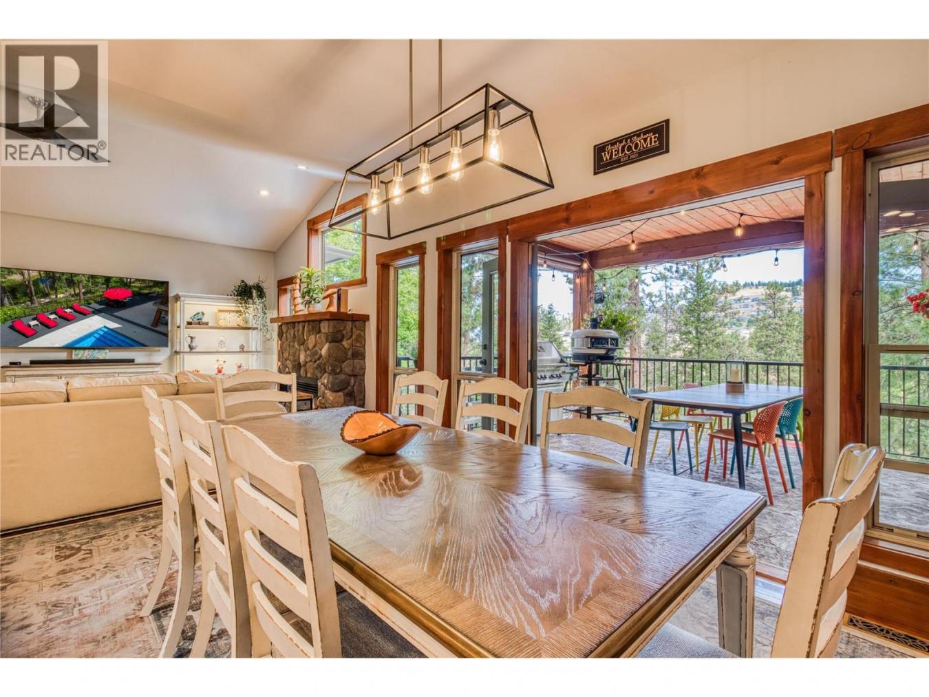 Kelowna, BC, V1P1N5, Canada, 6 Bedrooms Bedrooms, ,4 BathroomsBathrooms,Residential,For Sale,1914515