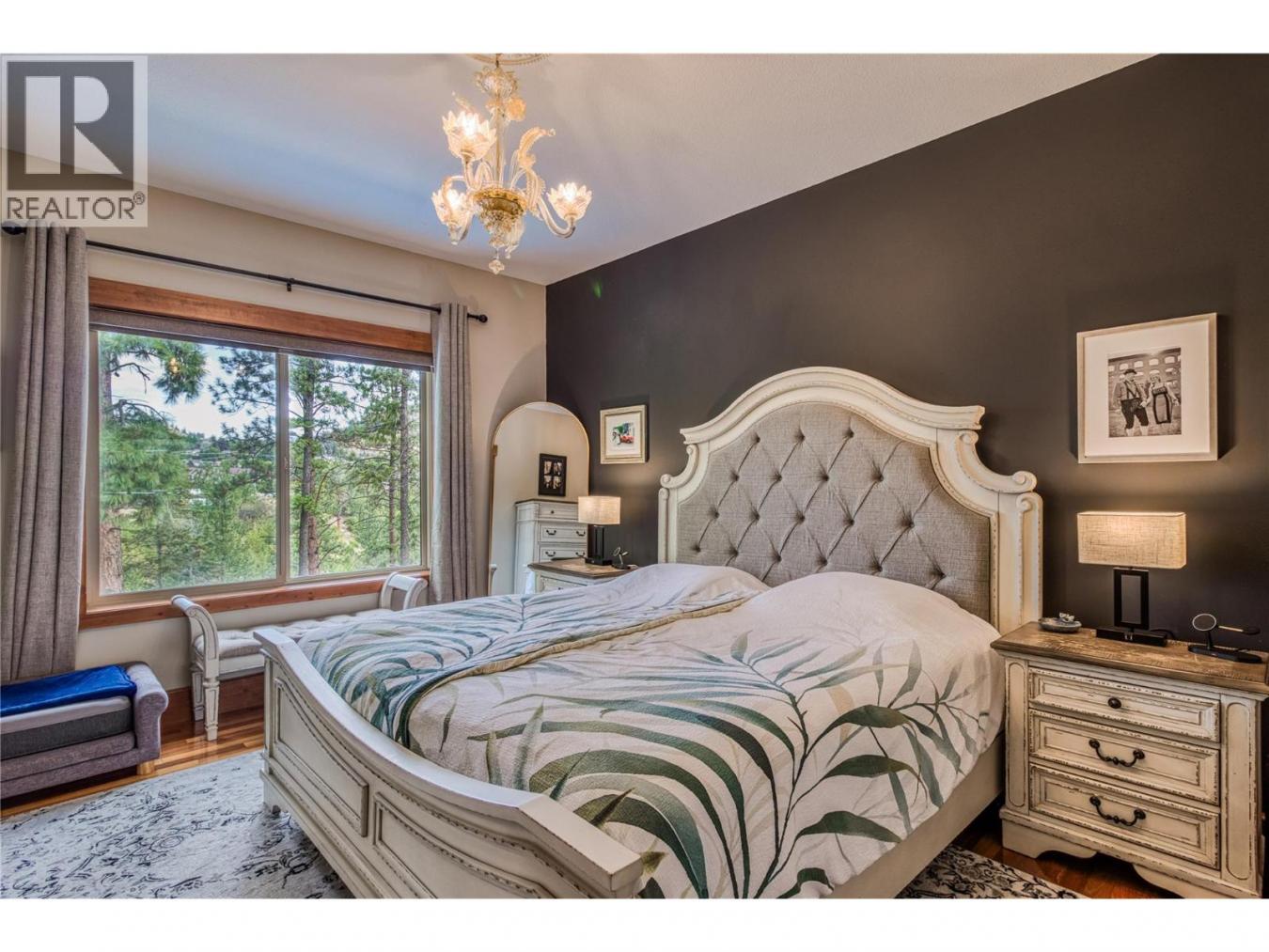 Kelowna, BC, V1P1N5, Canada, 6 Bedrooms Bedrooms, ,4 BathroomsBathrooms,Residential,For Sale,1914515