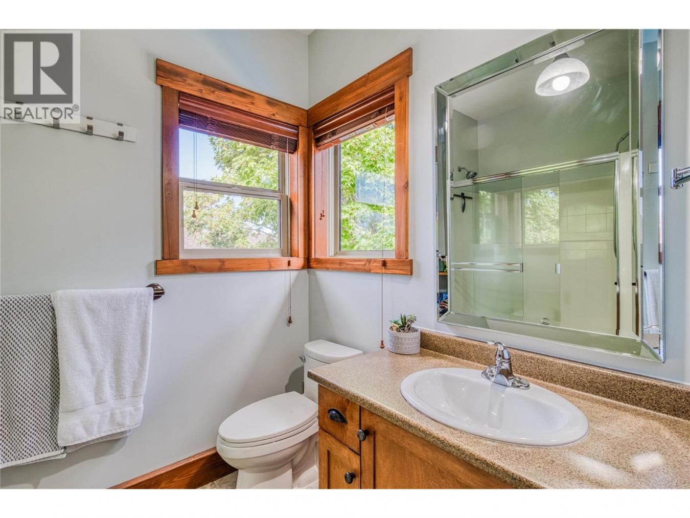 Kelowna, BC, V1P1N5, Canada, 6 Bedrooms Bedrooms, ,4 BathroomsBathrooms,Residential,For Sale,1914515