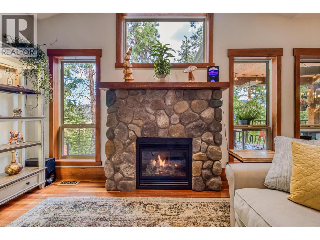 Kelowna, BC, V1P1N5, Canada, 6 Bedrooms Bedrooms, ,4 BathroomsBathrooms,Residential,For Sale,1914515