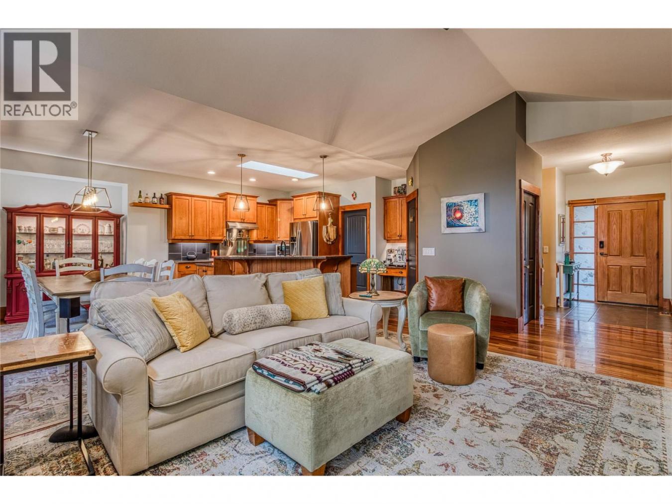 Kelowna, BC, V1P1N5, Canada, 6 Bedrooms Bedrooms, ,4 BathroomsBathrooms,Residential,For Sale,1914515