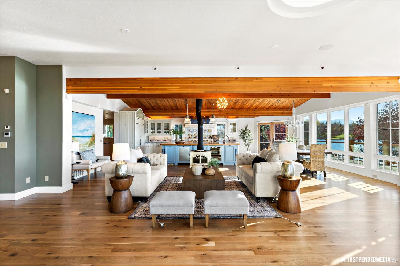 Anchorage, Anchorage, 99502, United States, 5 Bedrooms Bedrooms, ,7 BathroomsBathrooms,Residential,For Sale,1964668