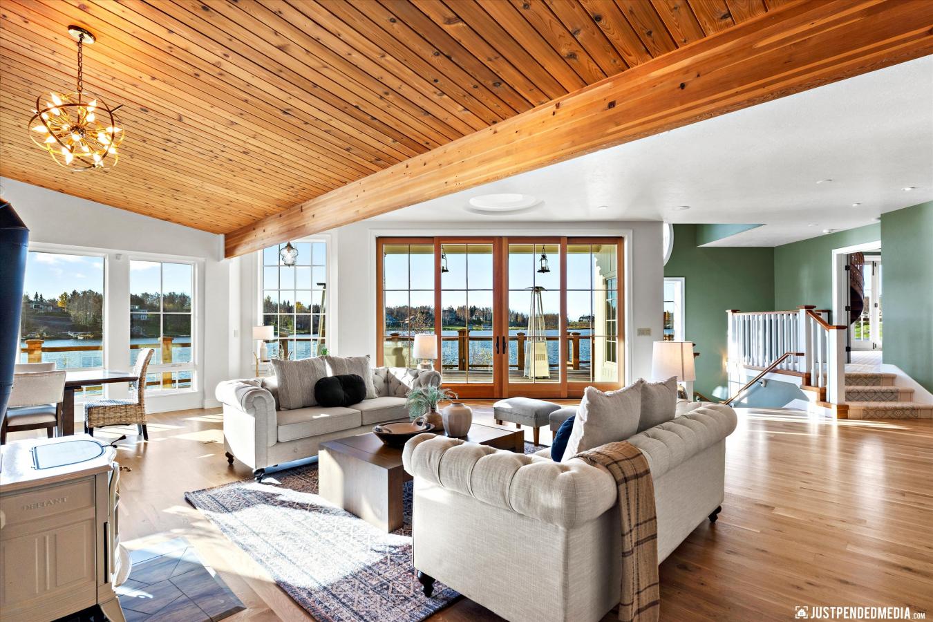 Anchorage, Anchorage, 99502, United States, 5 Bedrooms Bedrooms, ,7 BathroomsBathrooms,Residential,For Sale,1964668