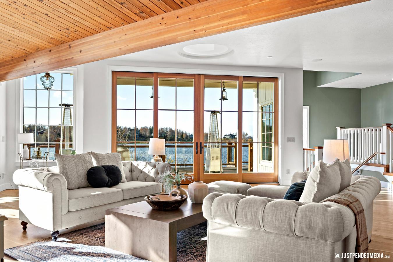 Anchorage, Anchorage, 99502, United States, 5 Bedrooms Bedrooms, ,7 BathroomsBathrooms,Residential,For Sale,1964668