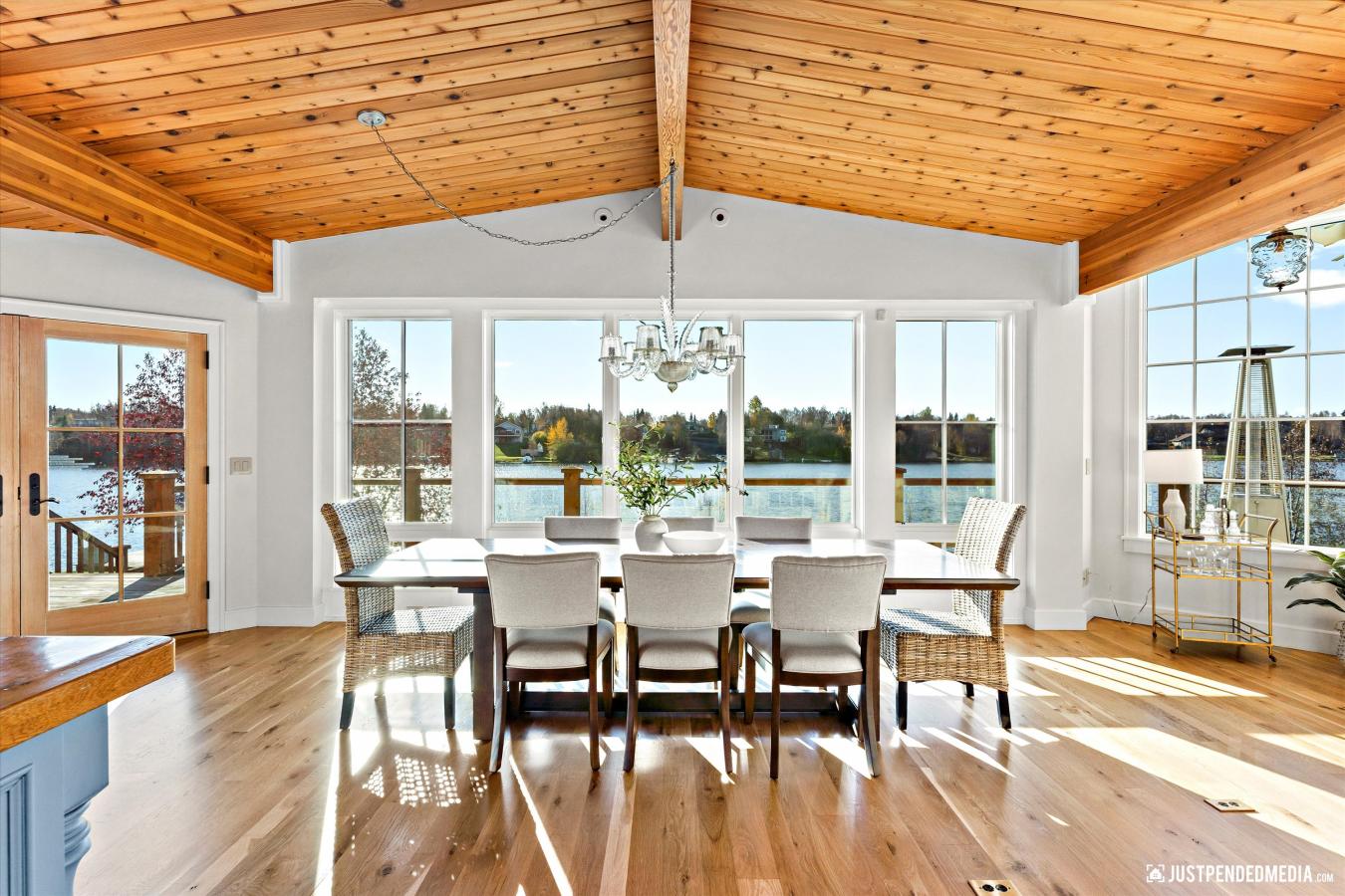 Anchorage, Anchorage, 99502, United States, 5 Bedrooms Bedrooms, ,7 BathroomsBathrooms,Residential,For Sale,1964668