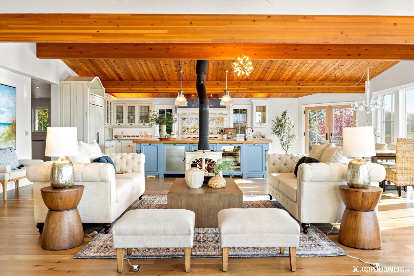 Anchorage, Anchorage, 99502, United States, 5 Bedrooms Bedrooms, ,7 BathroomsBathrooms,Residential,For Sale,1964668