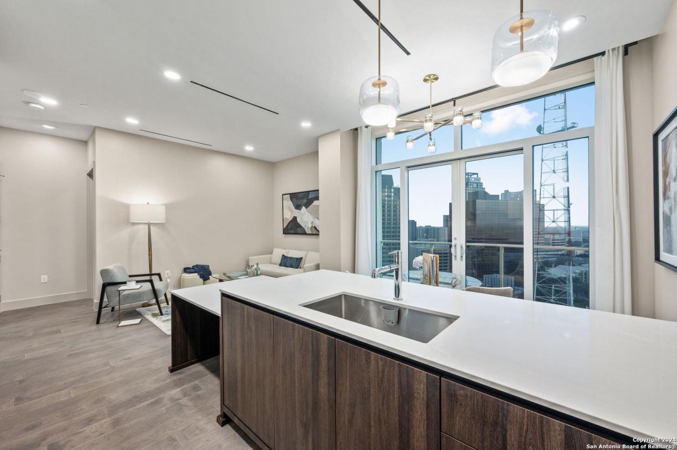 San Antonio, Bexar, 78205, United States, 3 Bedrooms Bedrooms, ,2 BathroomsBathrooms,Residential,For Sale,1914510
