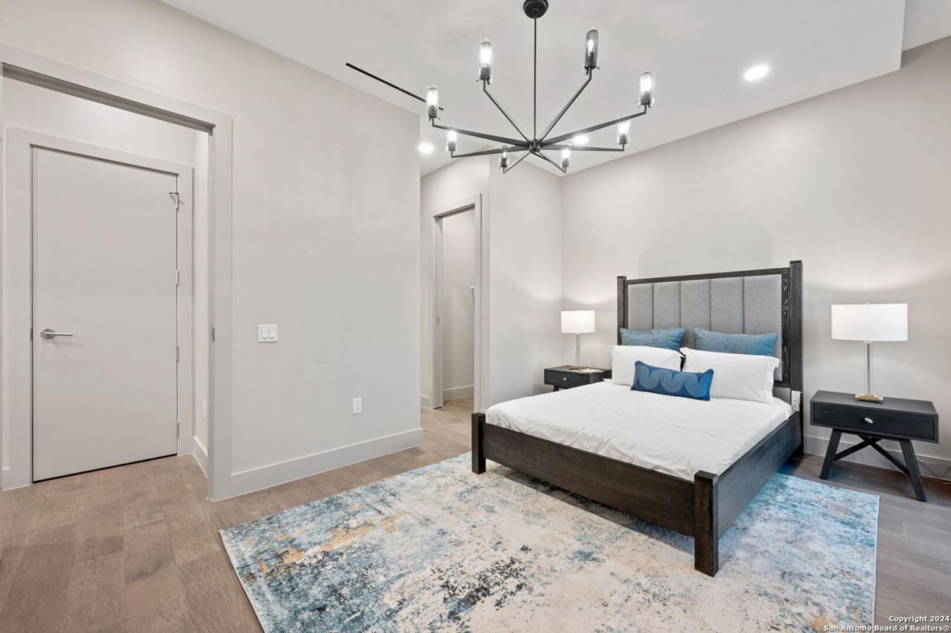 San Antonio, Bexar, 78205, United States, 3 Bedrooms Bedrooms, ,2 BathroomsBathrooms,Residential,For Sale,1914510