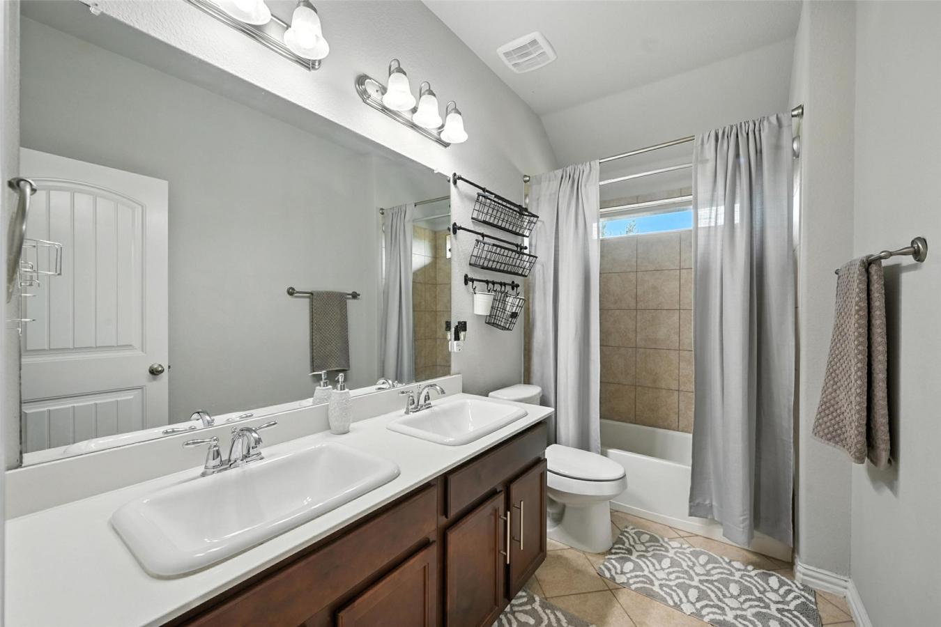 McKinney, Collin, 75071, United States, 4 Bedrooms Bedrooms, ,2 BathroomsBathrooms,Residential,For Sale,1929357