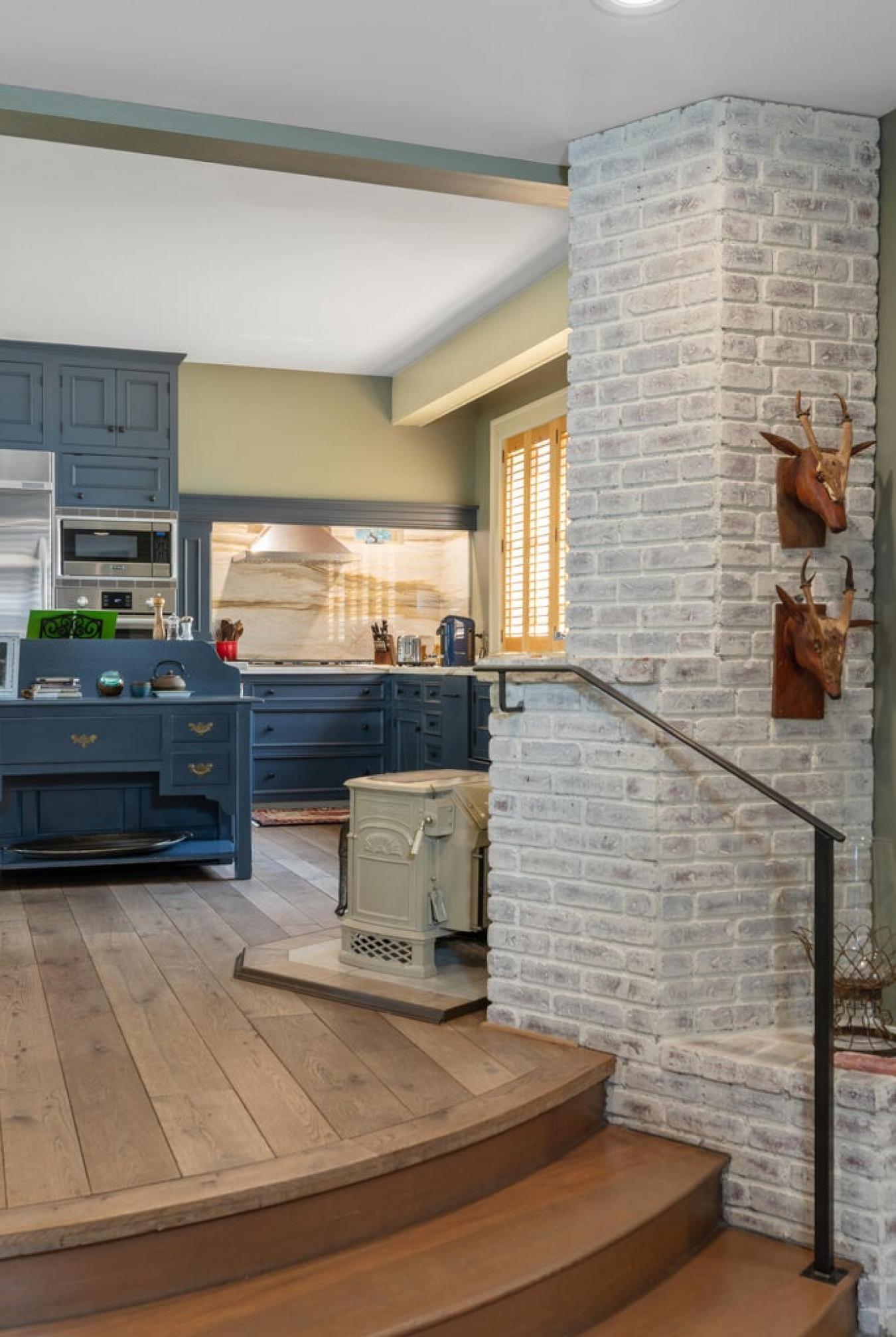Telluride, Colorado, 81435, United States, 4 Bedrooms Bedrooms, ,3 BathroomsBathrooms,Residential,For Sale,1914504