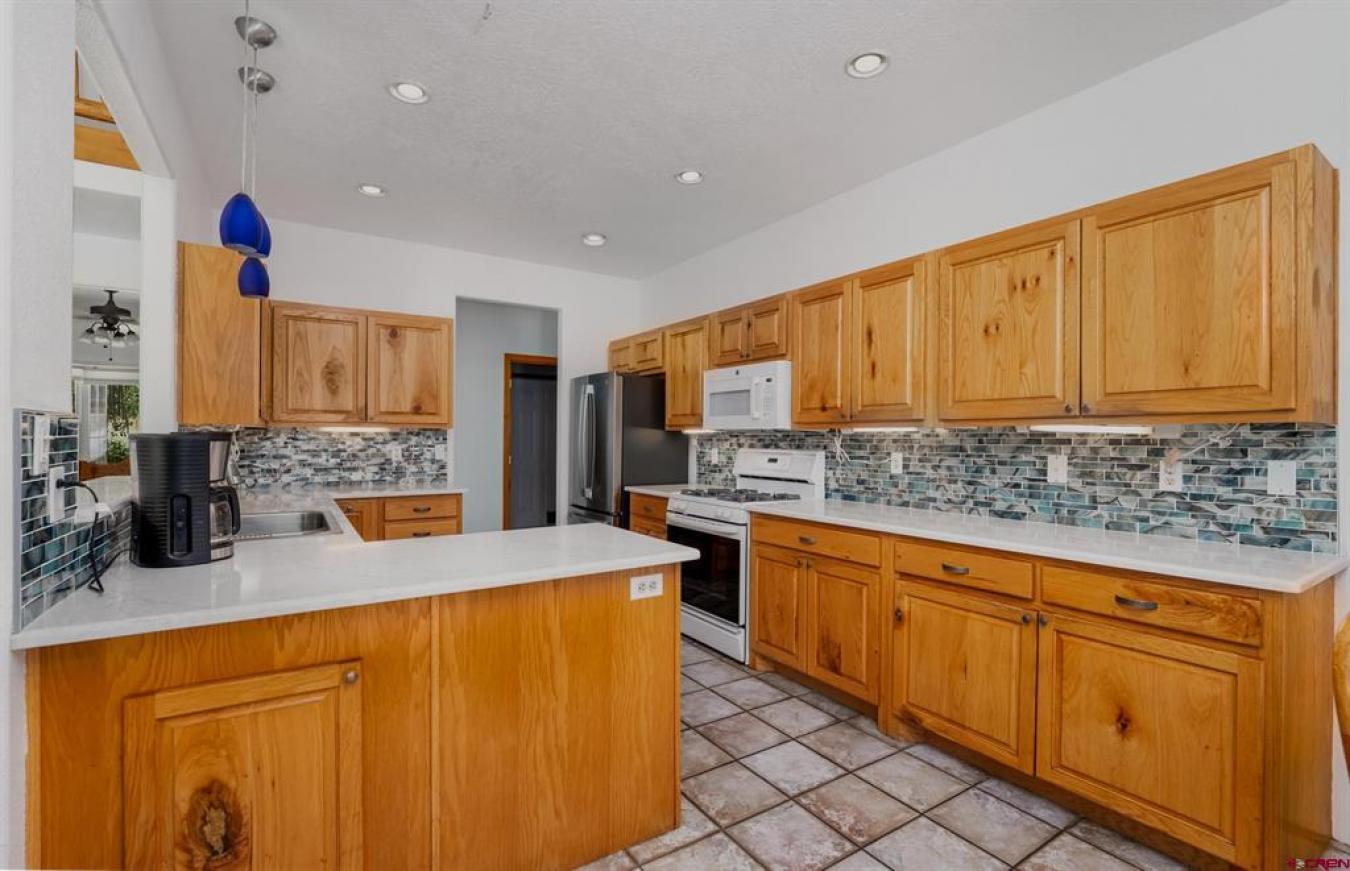 Durango, La Plata, 81301, United States, 3 Bedrooms Bedrooms, ,3 BathroomsBathrooms,Residential,For Sale,1914502