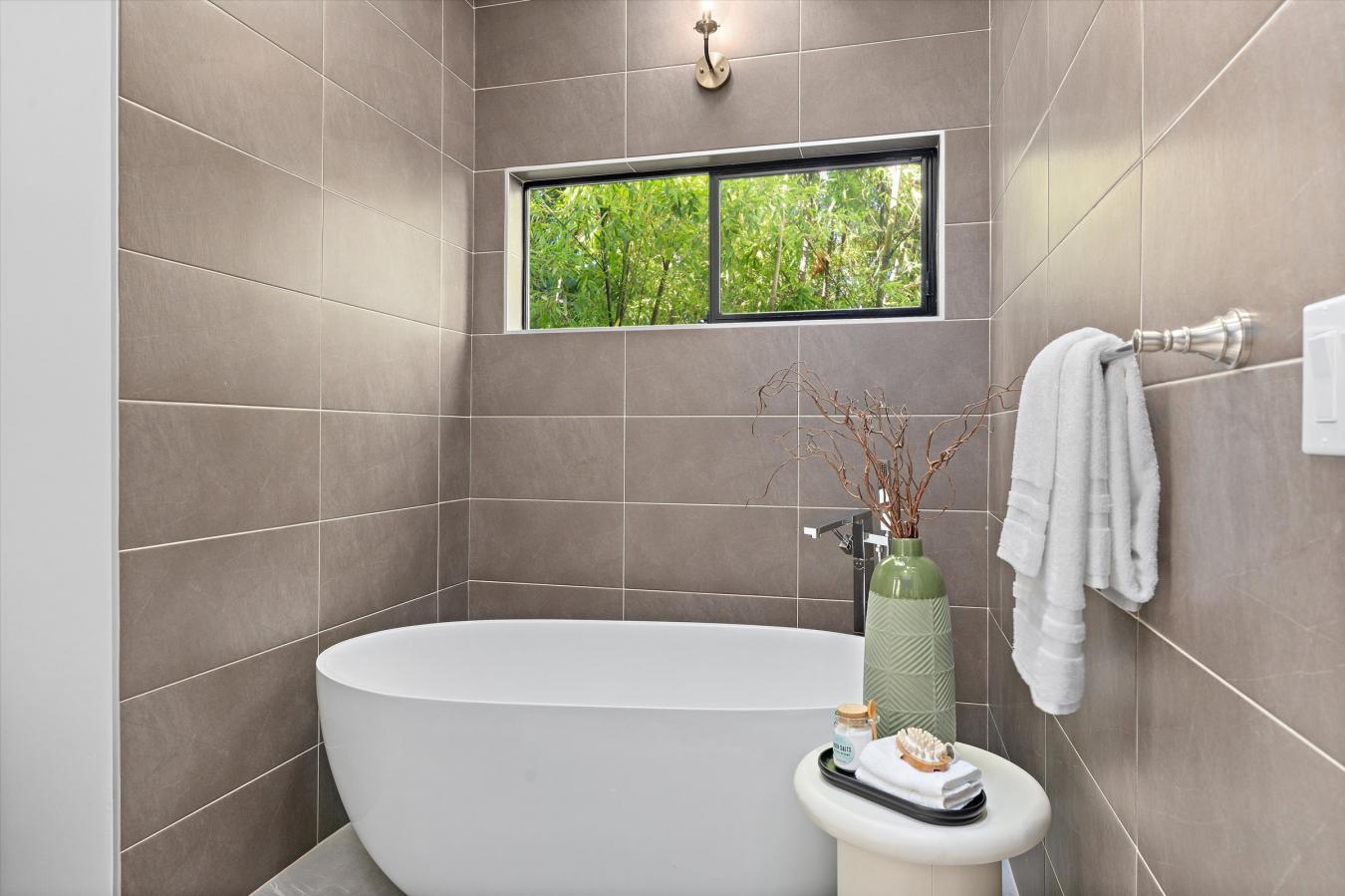 Bellevue, King, 98004, United States, 5 Bedrooms Bedrooms, ,3 BathroomsBathrooms,Residential,For Sale,1914499