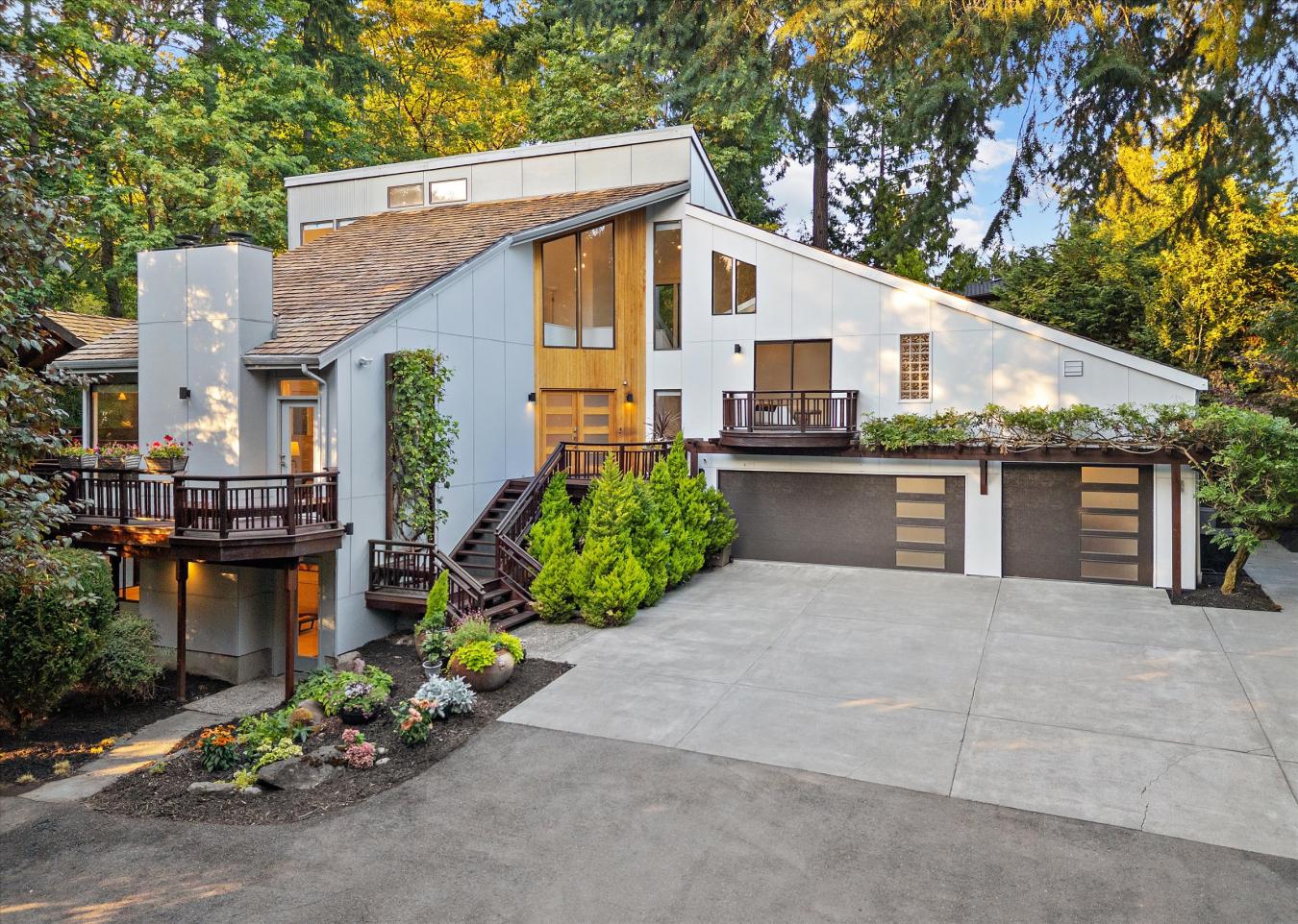 Bellevue, King, 98004, United States, 5 Bedrooms Bedrooms, ,3 BathroomsBathrooms,Residential,For Sale,1914499