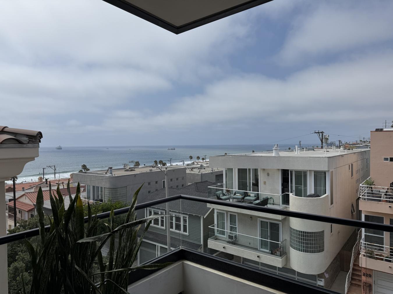 Manhattan Beach, California, 90266, United States, 3 Bedrooms Bedrooms, ,3 BathroomsBathrooms,Residential,For Sale,1914498