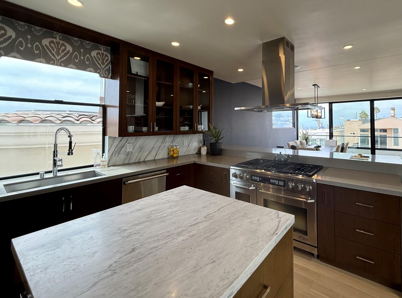Manhattan Beach, California, 90266, United States, 3 Bedrooms Bedrooms, ,3 BathroomsBathrooms,Residential,For Sale,1914498