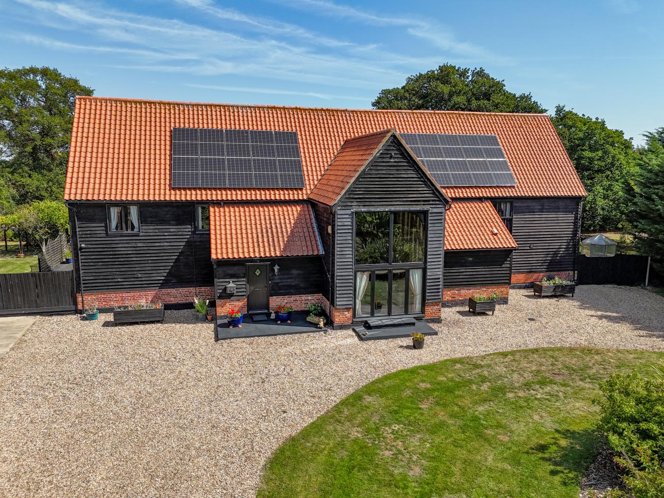 Clacton-on-sea, co16 8hg, United Kingdom, 5 Bedrooms Bedrooms, ,3 BathroomsBathrooms,Residential,For Sale,1914715