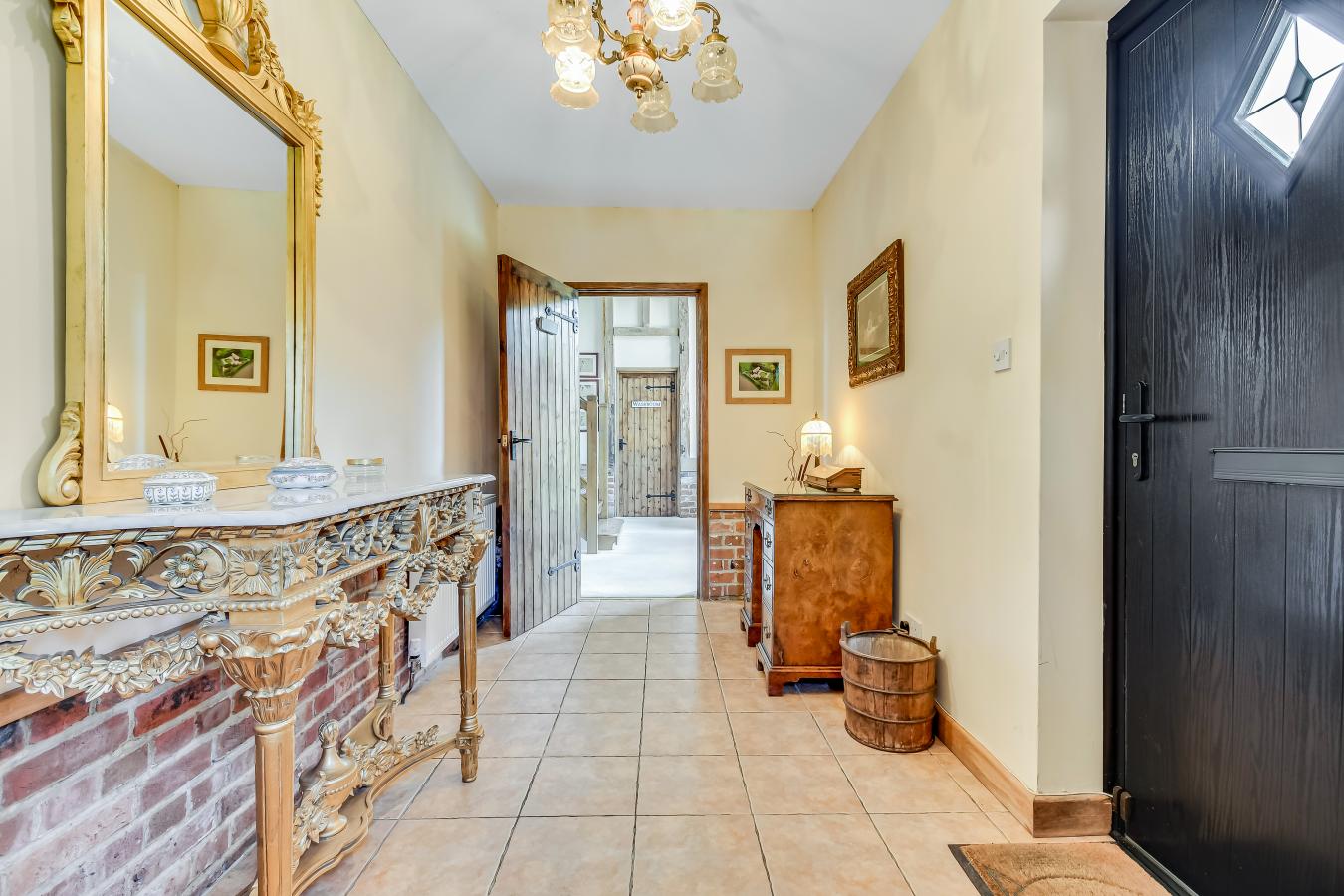 Clacton-on-sea, co16 8hg, United Kingdom, 5 Bedrooms Bedrooms, ,3 BathroomsBathrooms,Residential,For Sale,1914715