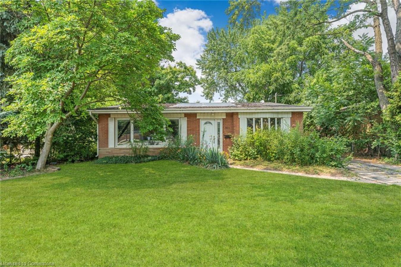 Oakville, Halton, L6K 2C5, Canada, 3 Bedrooms Bedrooms, ,2 BathroomsBathrooms,Residential,For Sale,1914876