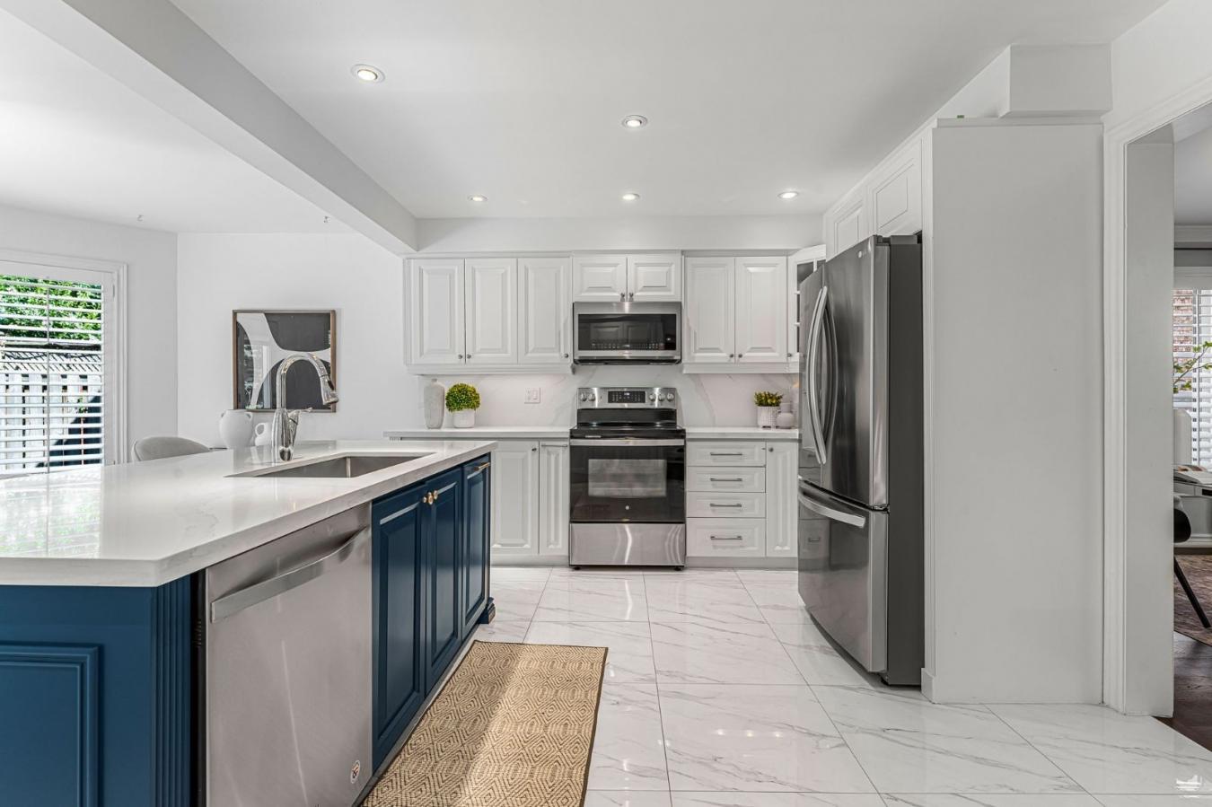 Oakville, Oakville, L6J 7M5, Canada, 4 Bedrooms Bedrooms, ,3 BathroomsBathrooms,Residential,For Sale,1914713