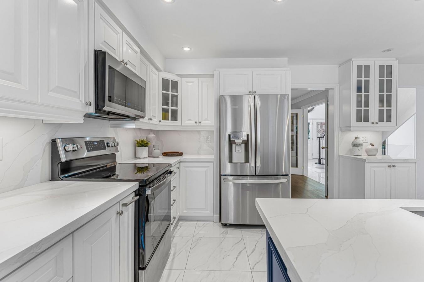 Oakville, Oakville, L6J 7M5, Canada, 4 Bedrooms Bedrooms, ,3 BathroomsBathrooms,Residential,For Sale,1914713