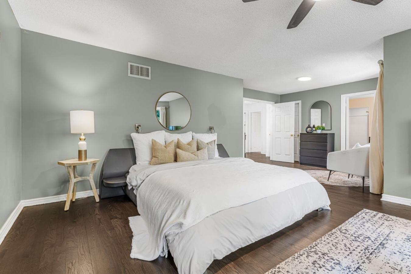 Oakville, Oakville, L6J 7M5, Canada, 4 Bedrooms Bedrooms, ,3 BathroomsBathrooms,Residential,For Sale,1914713