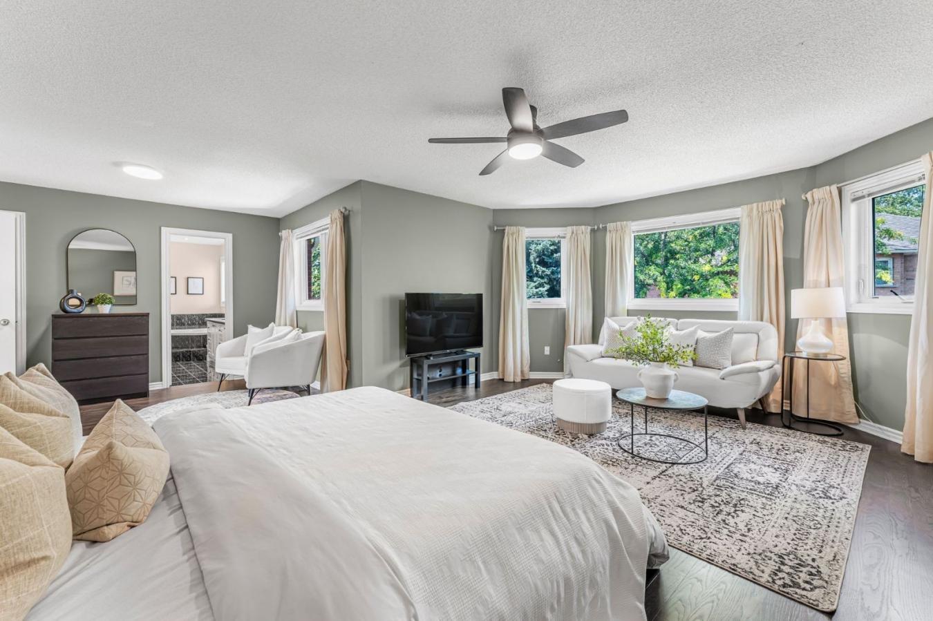 Oakville, Oakville, L6J 7M5, Canada, 4 Bedrooms Bedrooms, ,3 BathroomsBathrooms,Residential,For Sale,1914713