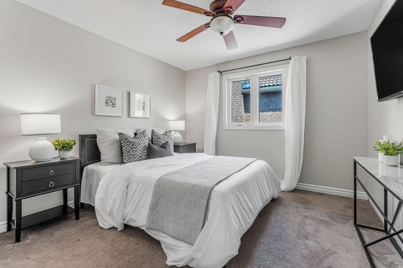 Oakville, Oakville, L6J 7M5, Canada, 4 Bedrooms Bedrooms, ,3 BathroomsBathrooms,Residential,For Sale,1914713