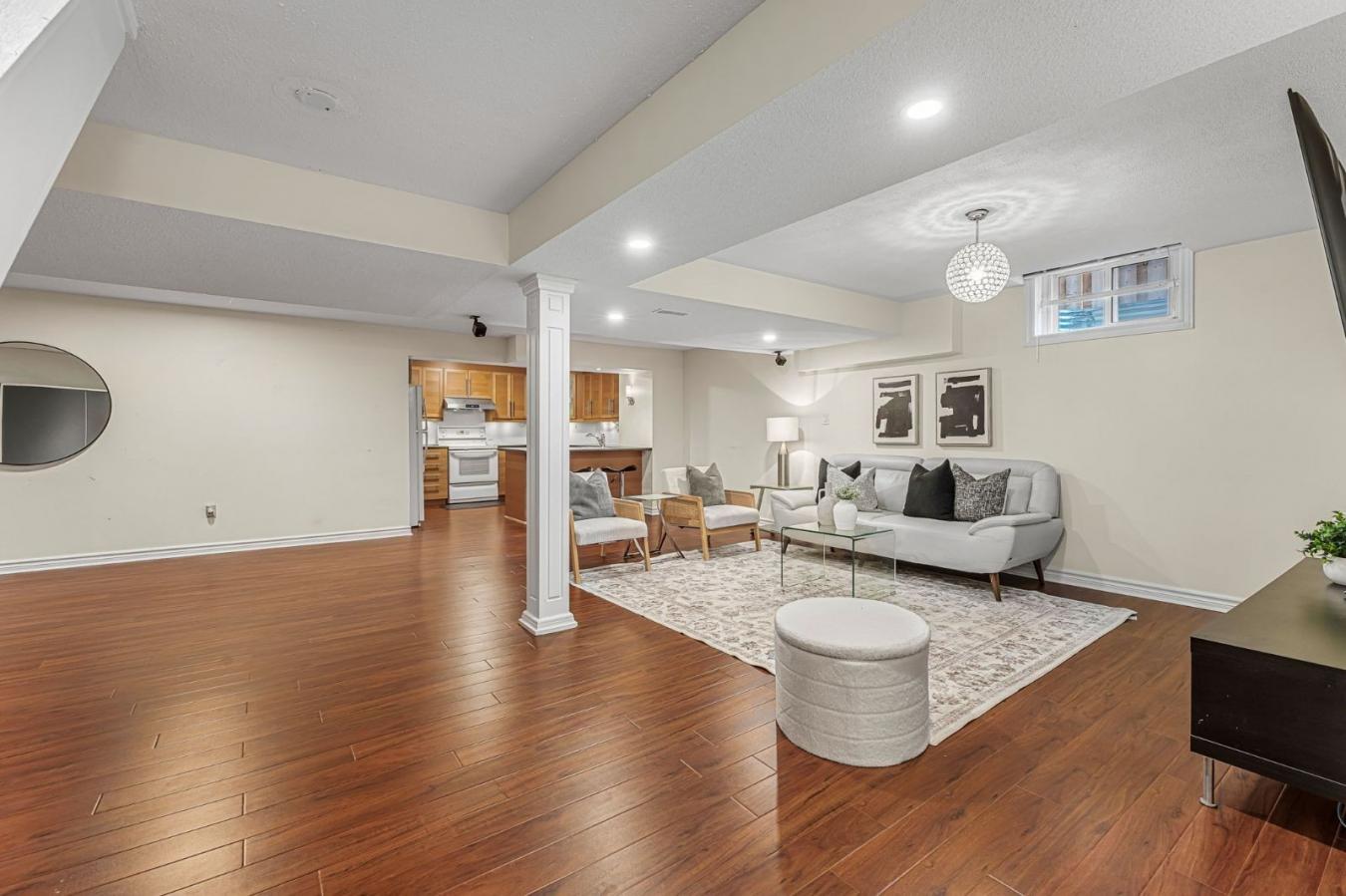 Oakville, Oakville, L6J 7M5, Canada, 4 Bedrooms Bedrooms, ,3 BathroomsBathrooms,Residential,For Sale,1914713