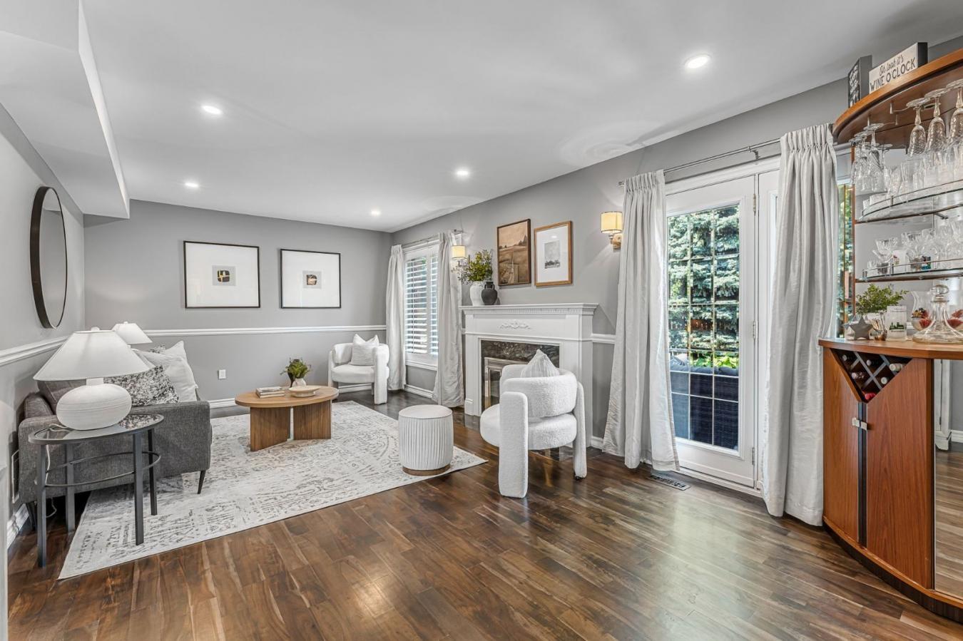 Oakville, Oakville, L6J 7M5, Canada, 4 Bedrooms Bedrooms, ,3 BathroomsBathrooms,Residential,For Sale,1914713