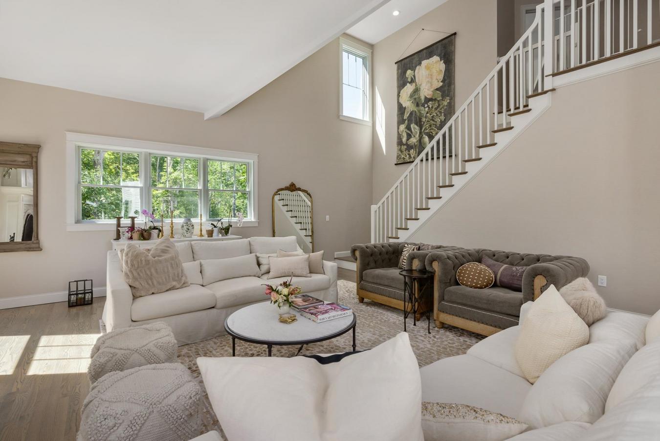 Portsmouth, New Hampshire, 03801, United States, 5 Bedrooms Bedrooms, ,5 BathroomsBathrooms,Residential,For Sale,1914712