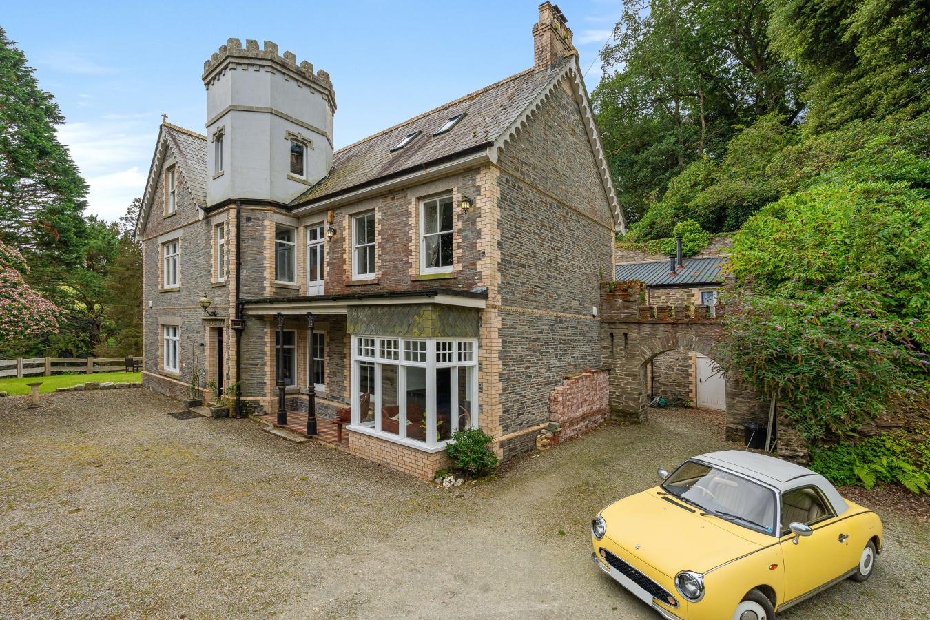 Wadebridge, Cornwall, PL27 7LQ, United Kingdom, 6 Bedrooms Bedrooms, ,6 BathroomsBathrooms,Residential,For Sale,1914707