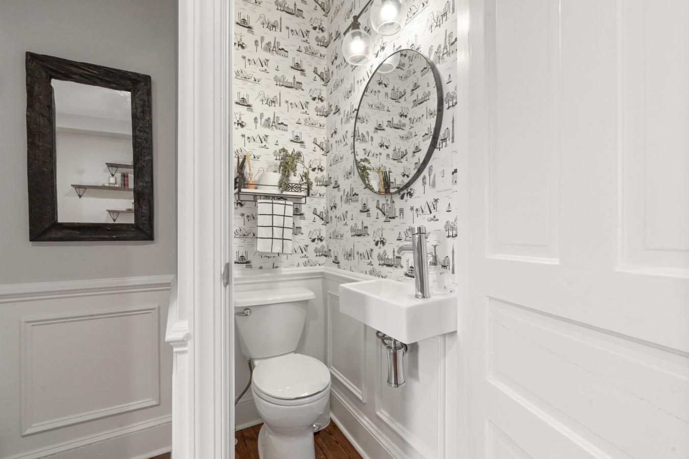 Philadelphia, Pennsylvania, 19106, United States, 4 Bedrooms Bedrooms, ,2 BathroomsBathrooms,Residential,For Sale,1914702