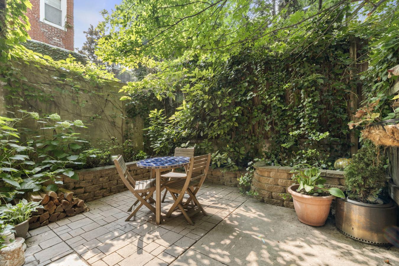 Philadelphia, Pennsylvania, 19106, United States, 4 Bedrooms Bedrooms, ,2 BathroomsBathrooms,Residential,For Sale,1914702