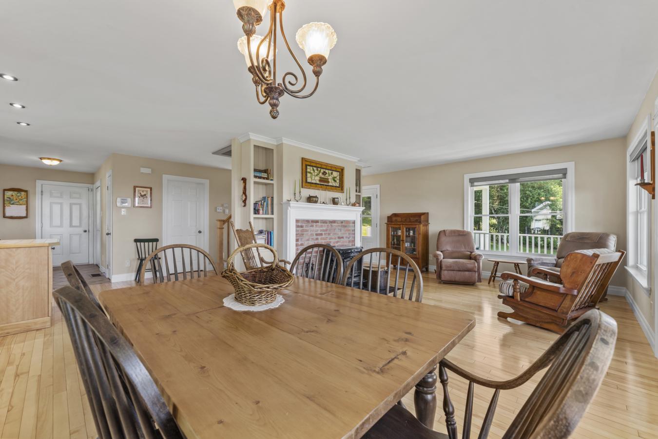 Hatley, Estrie, J0B 4B0, Canada, 3 Bedrooms Bedrooms, ,2 BathroomsBathrooms,Residential,For Sale,1914701