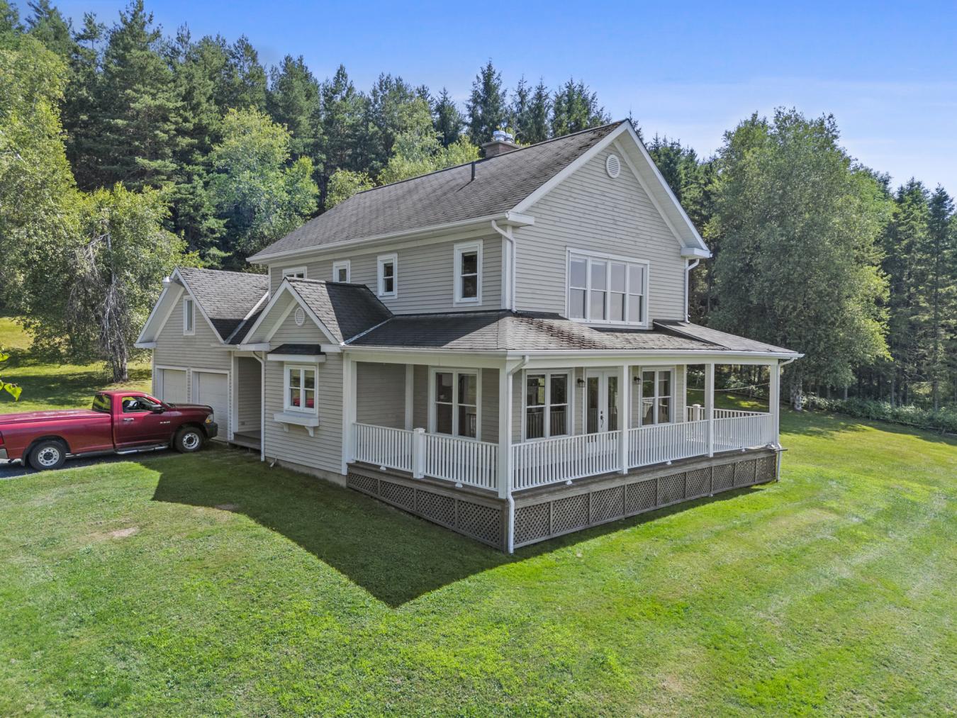 Hatley, Estrie, J0B 4B0, Canada, 3 Bedrooms Bedrooms, ,2 BathroomsBathrooms,Residential,For Sale,1914701