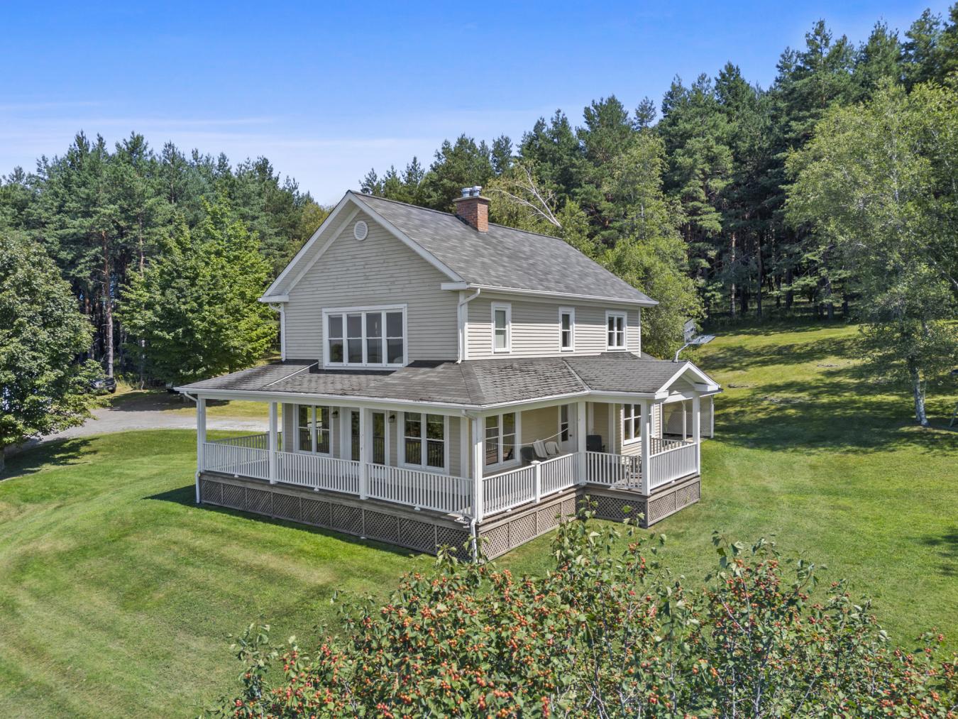 Hatley, Estrie, J0B 4B0, Canada, 3 Bedrooms Bedrooms, ,2 BathroomsBathrooms,Residential,For Sale,1914701