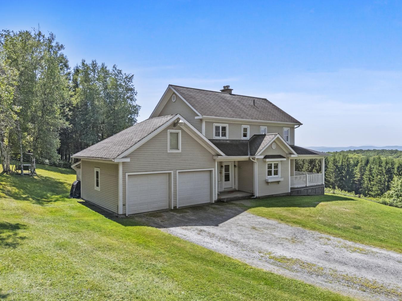 Hatley, Estrie, J0B 4B0, Canada, 3 Bedrooms Bedrooms, ,2 BathroomsBathrooms,Residential,For Sale,1914701