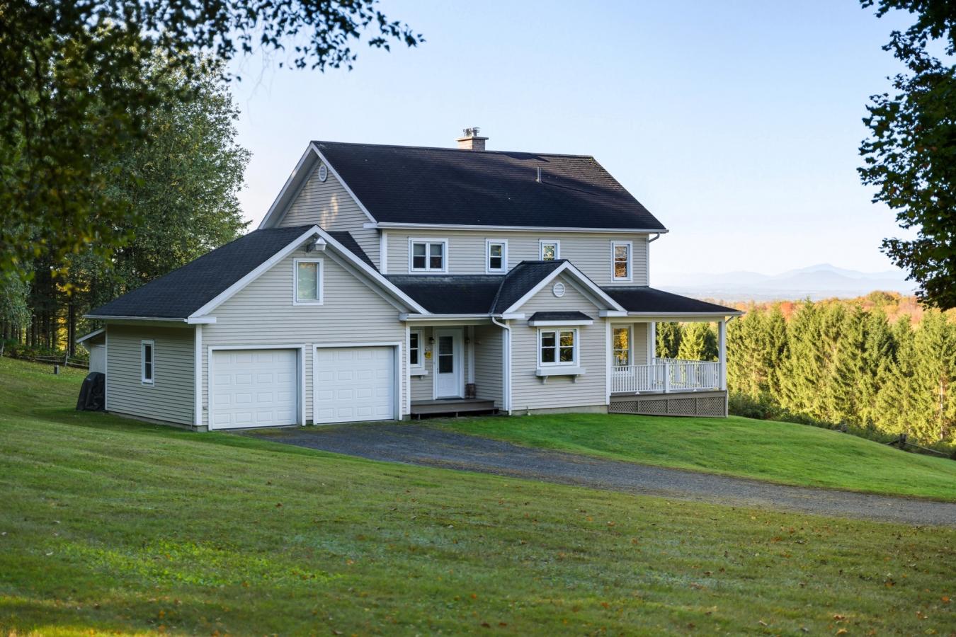 Hatley, Estrie, J0B 4B0, Canada, 3 Bedrooms Bedrooms, ,2 BathroomsBathrooms,Residential,For Sale,1914701