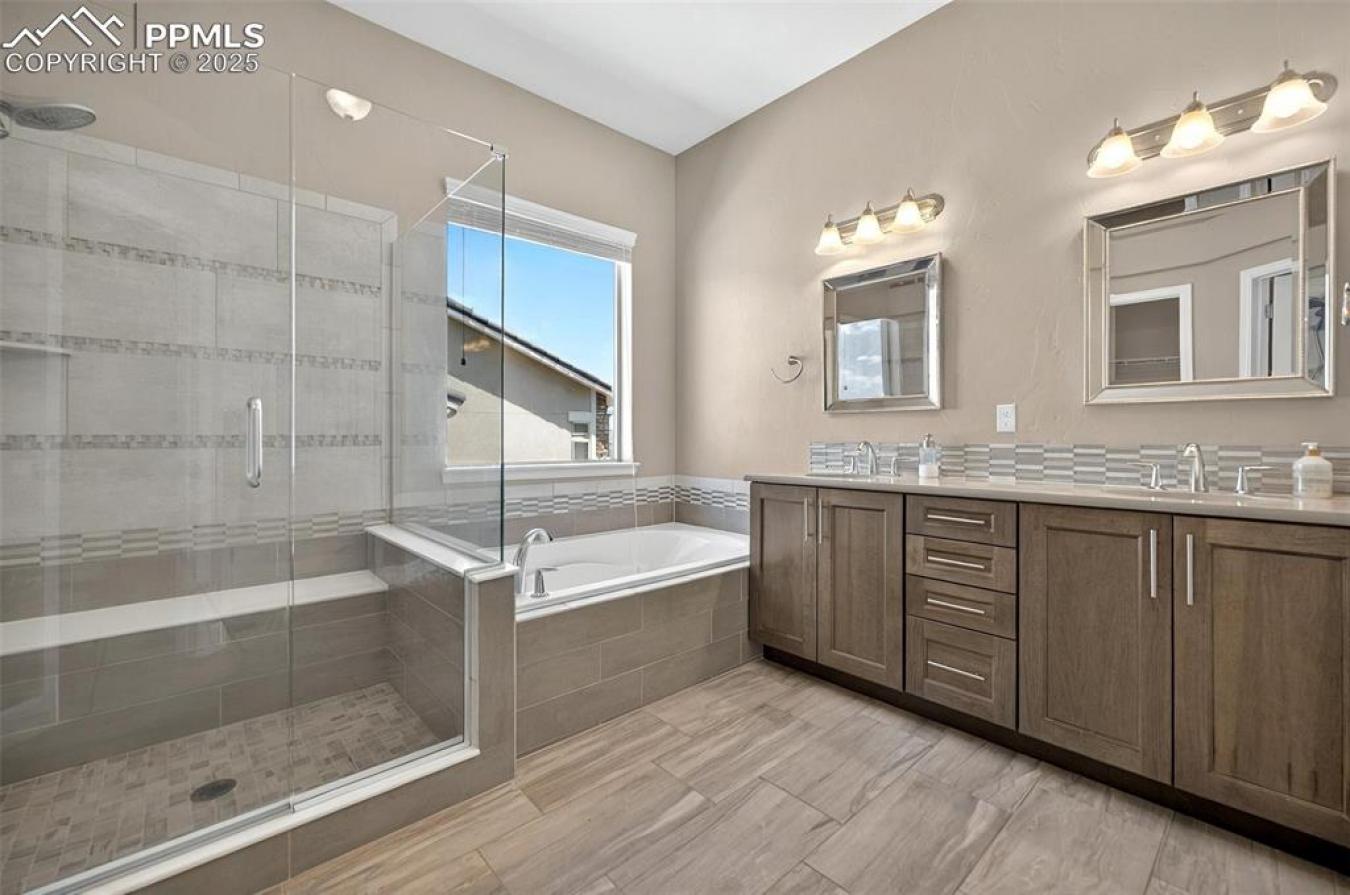 Monument, El Paso, 80132, United States, 5 Bedrooms Bedrooms, ,4 BathroomsBathrooms,Residential,For Sale,1934138