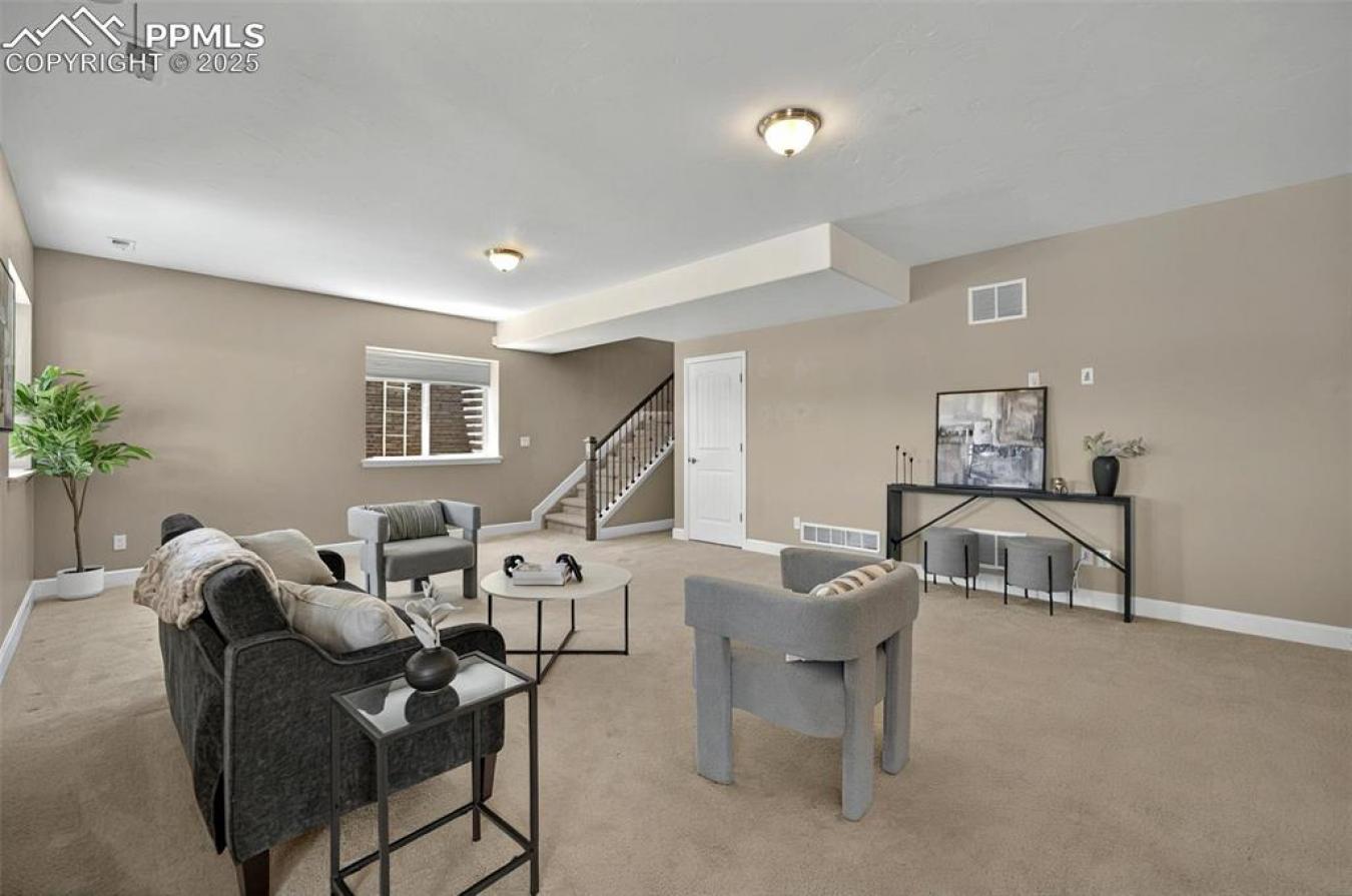 Monument, El Paso, 80132, United States, 5 Bedrooms Bedrooms, ,4 BathroomsBathrooms,Residential,For Sale,1934138