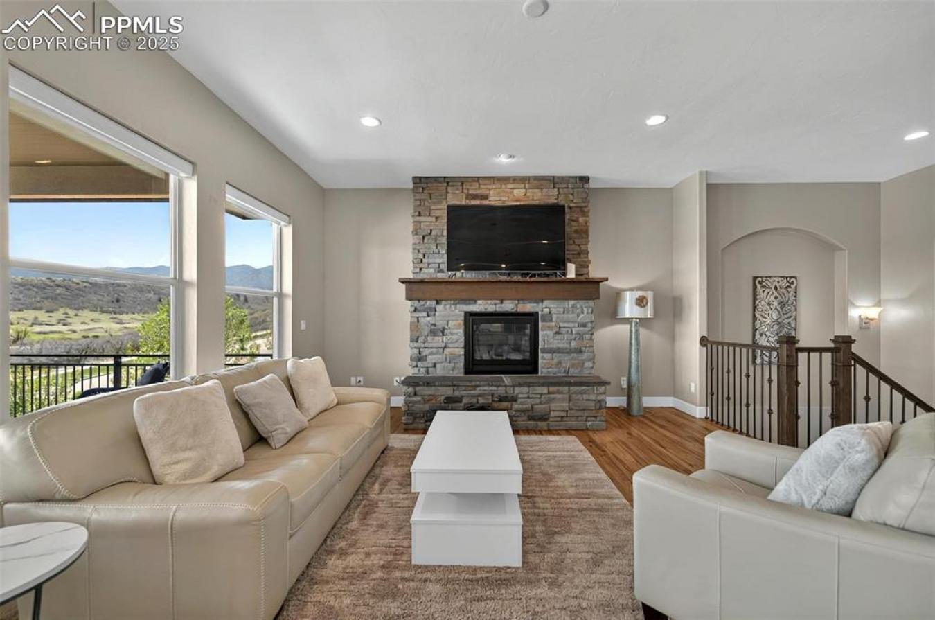 Monument, El Paso, 80132, United States, 5 Bedrooms Bedrooms, ,4 BathroomsBathrooms,Residential,For Sale,1934138