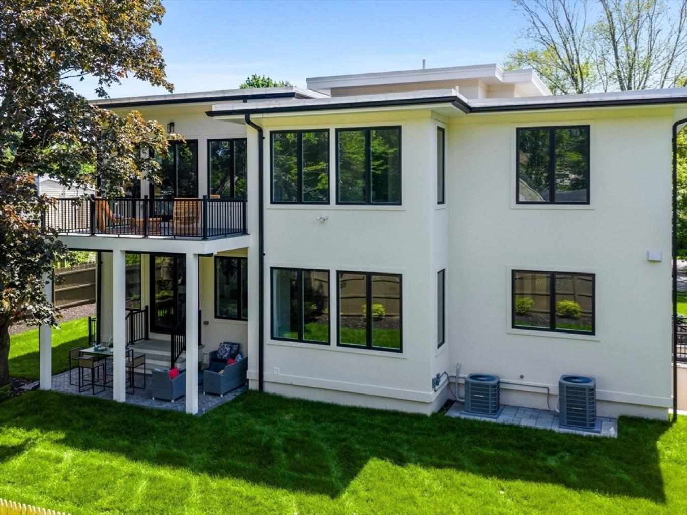 Newton, Middlesex, 02459, United States, ,Residential,For Sale,1914700